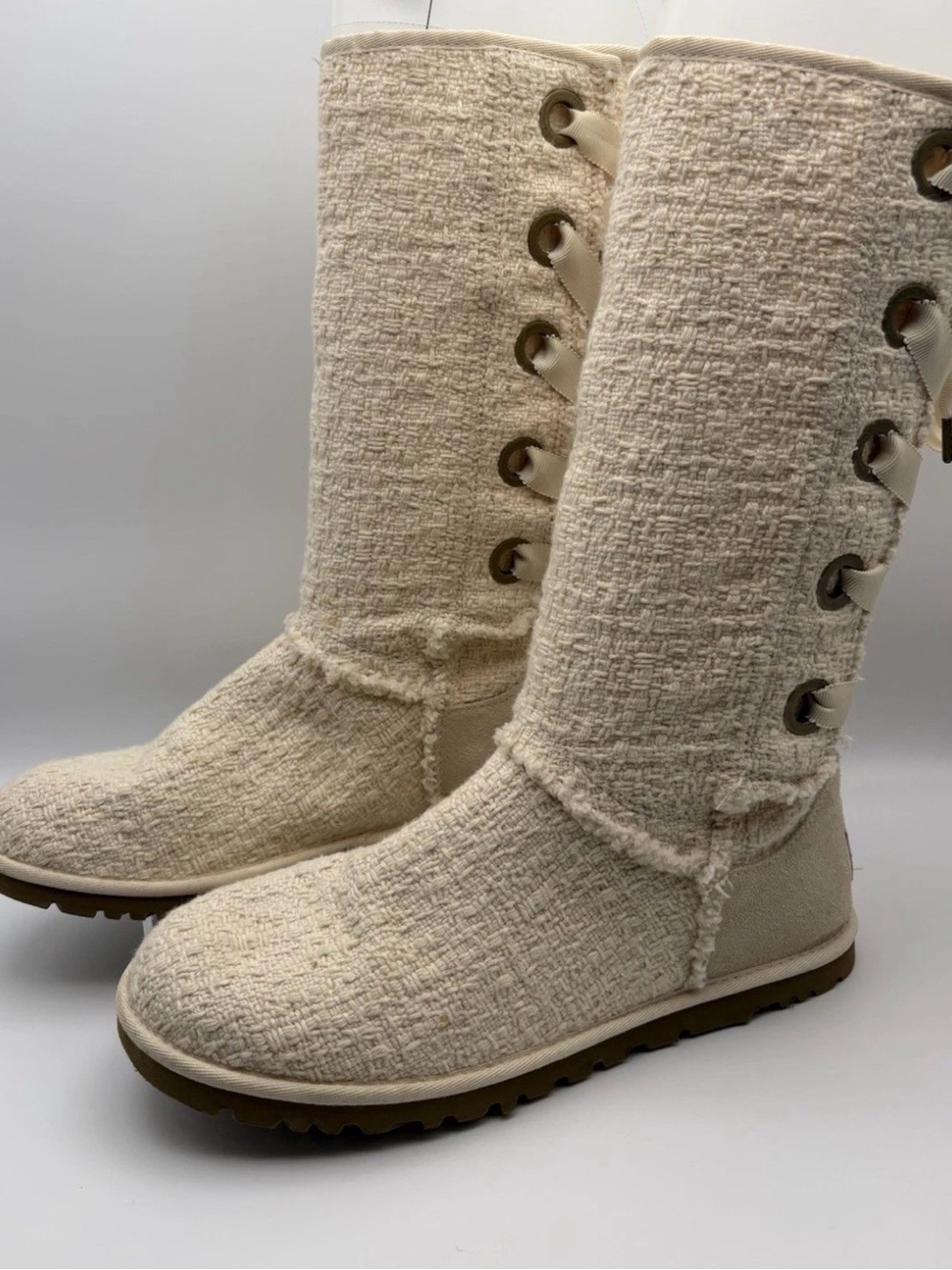 UGG W Heirloom Lace Up Boots Size 8